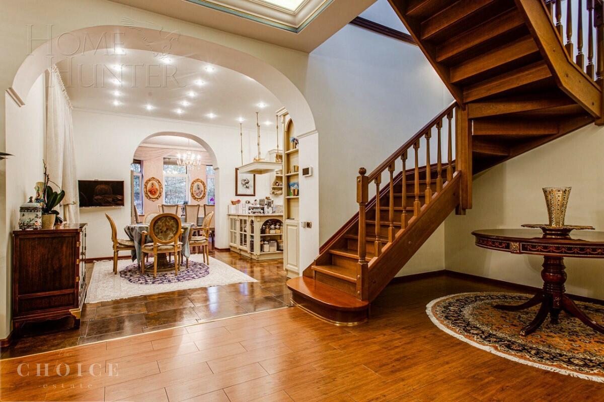 2-этажный коттедж 490 м² с отделкой