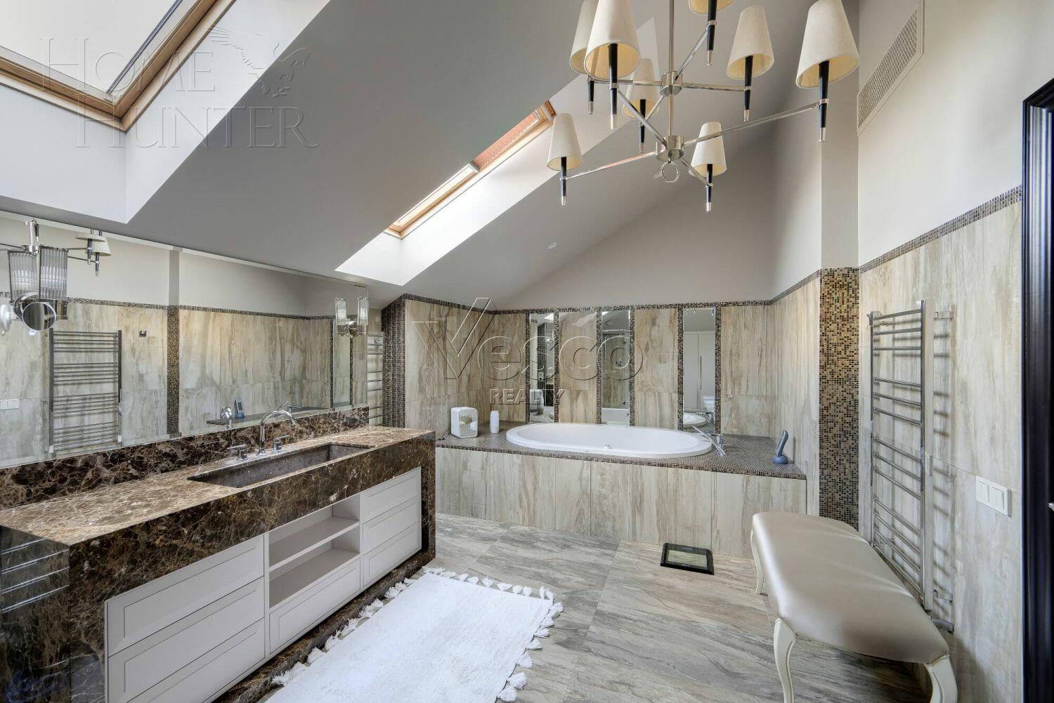 2-этажный коттедж 1 500 м² с отделкой