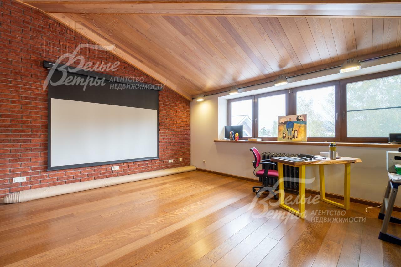 3-этажный коттедж 720 м² с отделкой