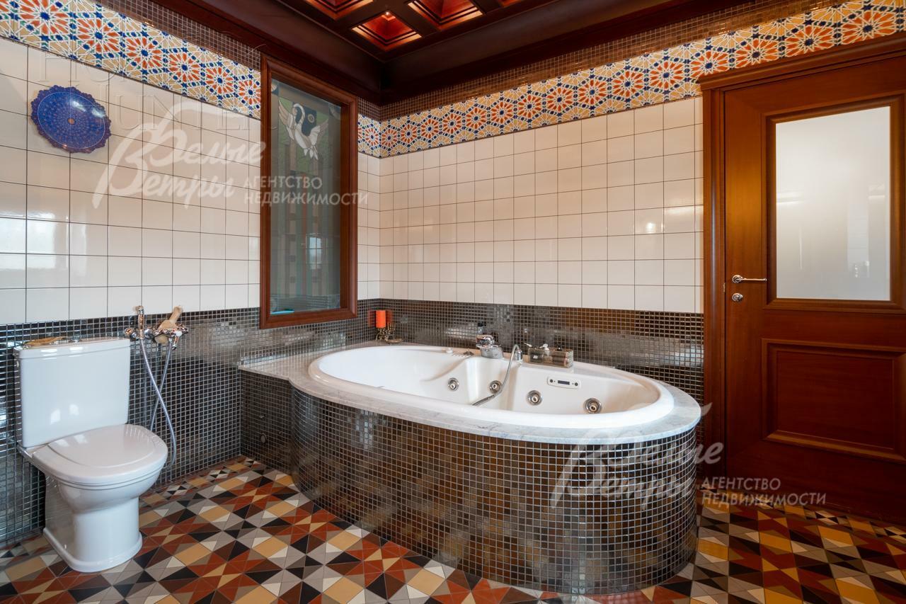 3-этажный коттедж 720 м² с отделкой