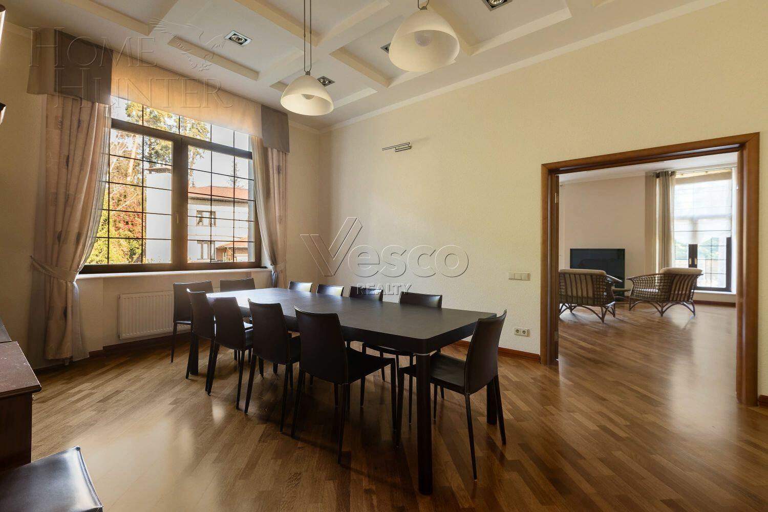 2-этажный коттедж 640 м² с отделкой