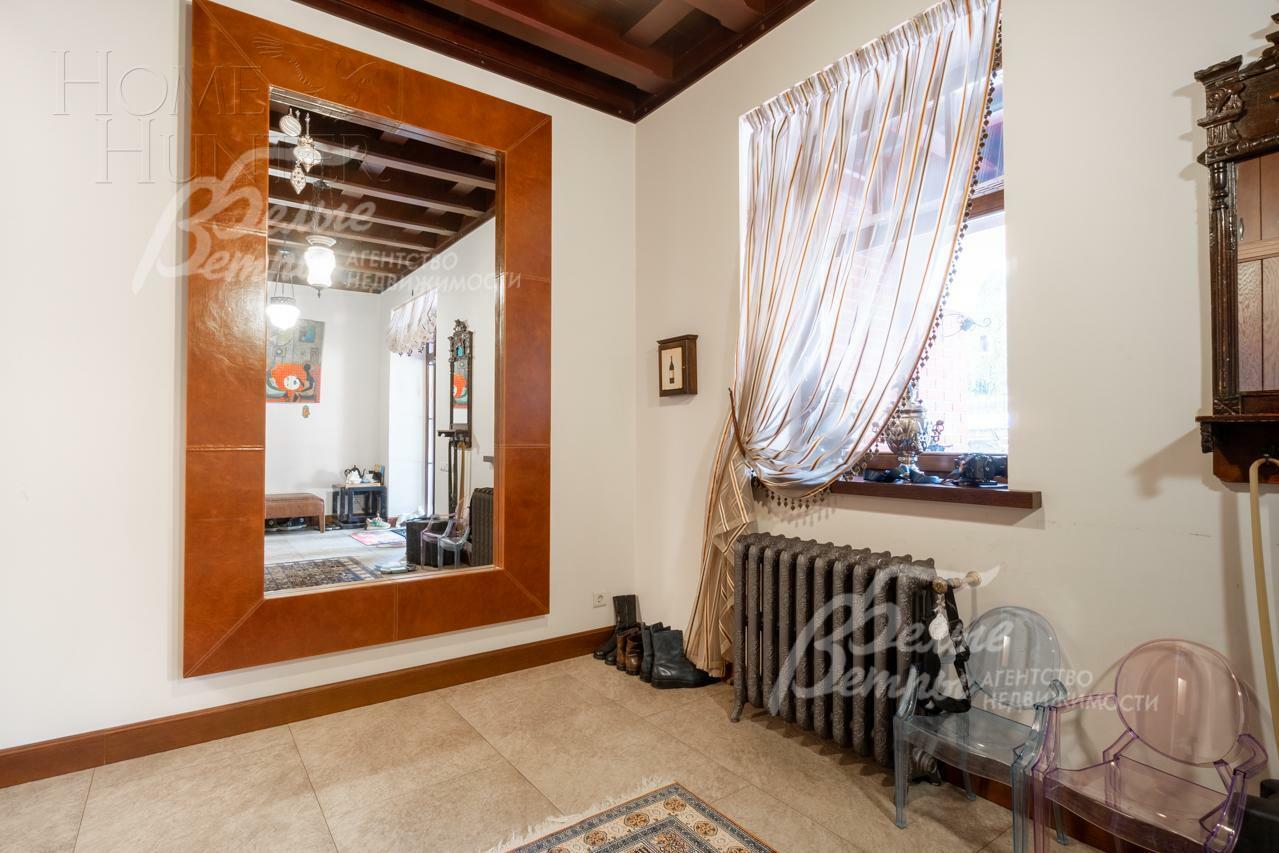 3-этажный коттедж 720 м² с отделкой