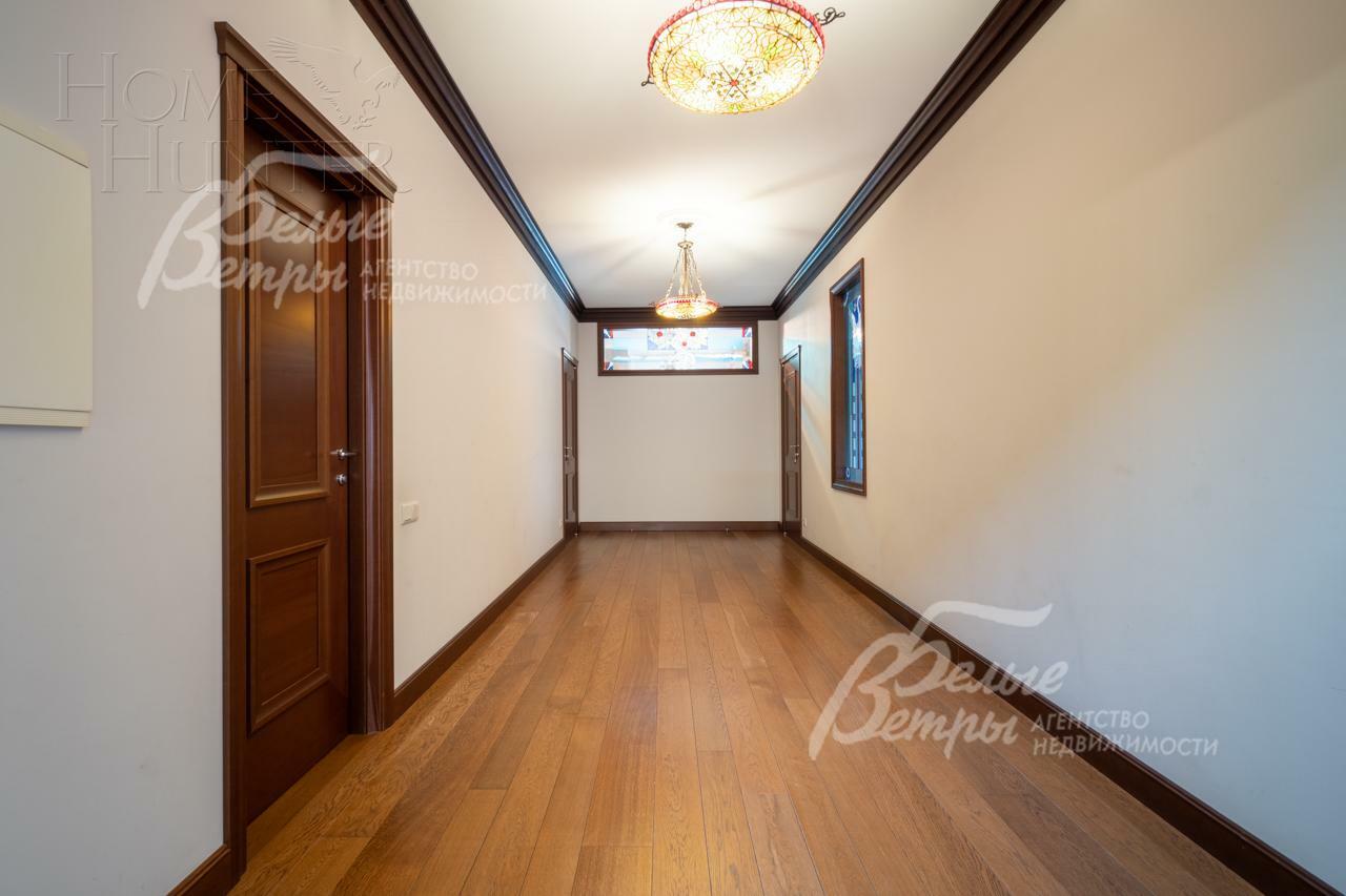 3-этажный коттедж 720 м² с отделкой