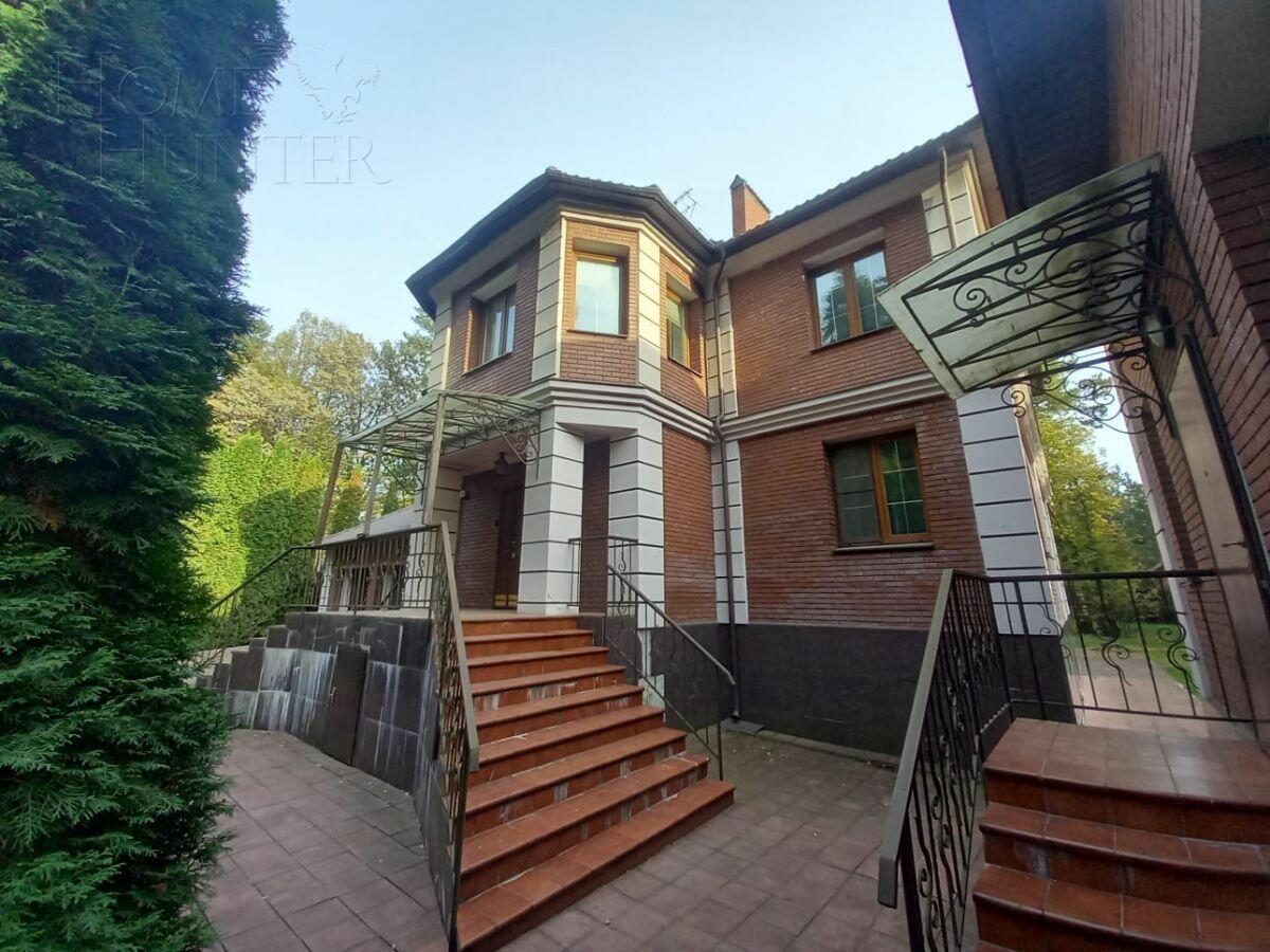 2-этажный коттедж 600 м² с отделкой