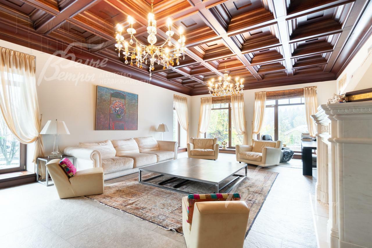 3-этажный коттедж 720 м² с отделкой