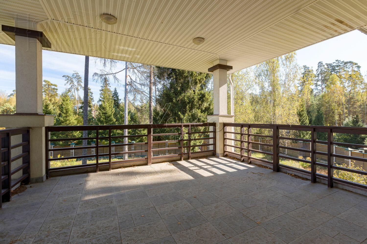 2-этажный коттедж 640 м² с отделкой