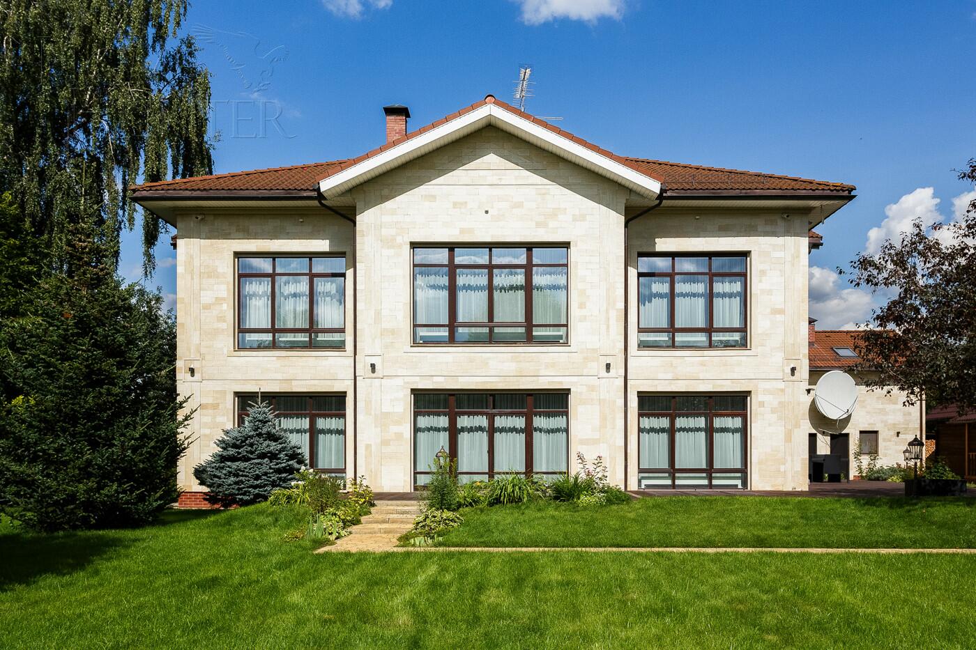 2-этажный коттедж 800 м² с отделкой