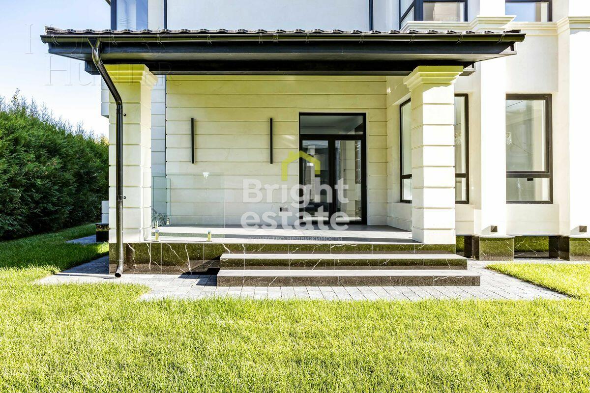 2-этажный коттедж 240 м² с отделкой