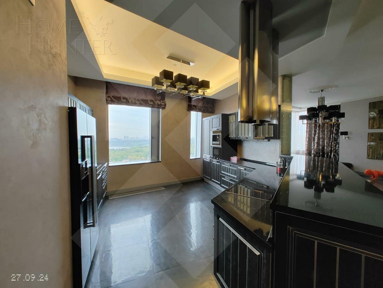 4-КОМН. КВАРТИРА С ОТДЕЛКОЙ 210.8 М² НА 21 ЭТАЖЕ