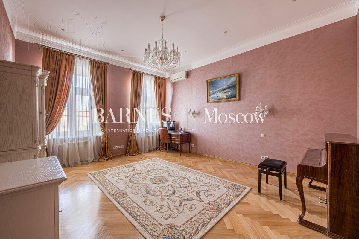 4-КОМН. КВАРТИРА С ОТДЕЛКОЙ 130 М² НА 4 ЭТАЖЕ