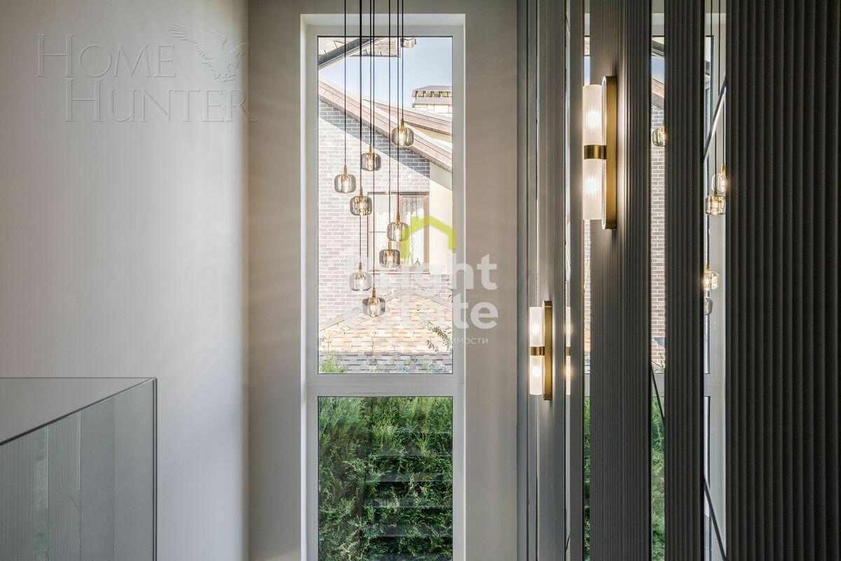 2-этажный коттедж 240 м² с отделкой