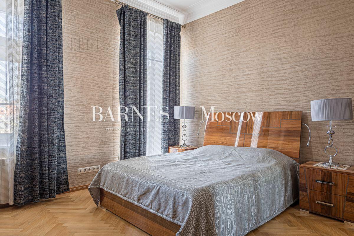 4-КОМН. КВАРТИРА С ОТДЕЛКОЙ 130 М² НА 4 ЭТАЖЕ