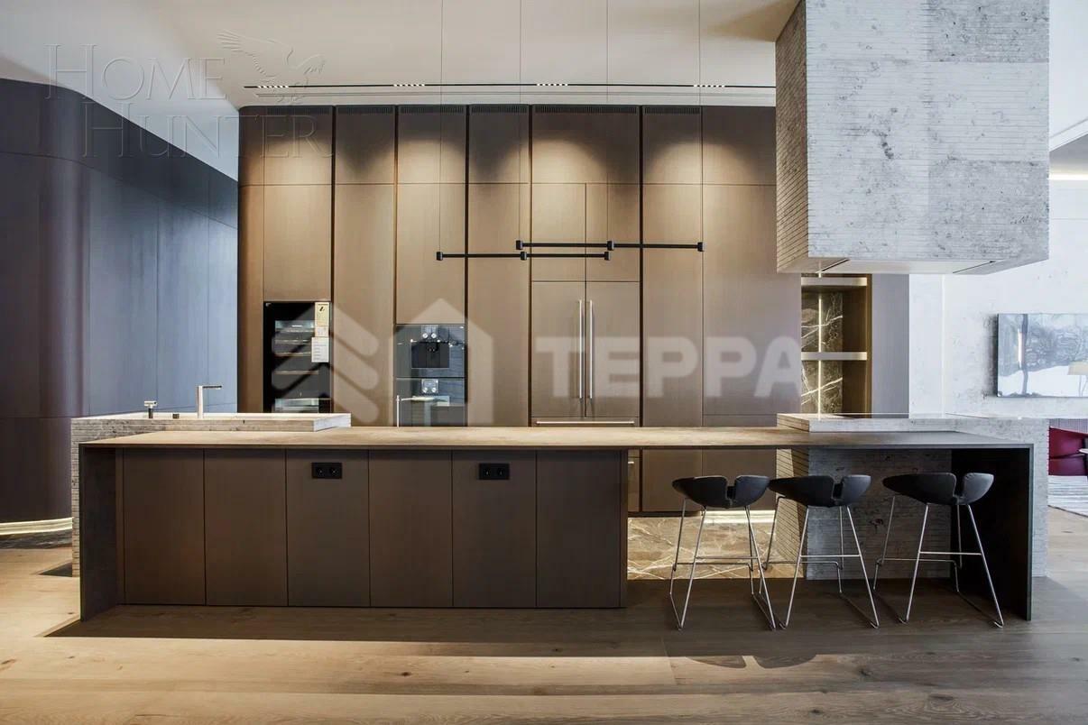 2-этажный коттедж 2 100 м² с отделкой