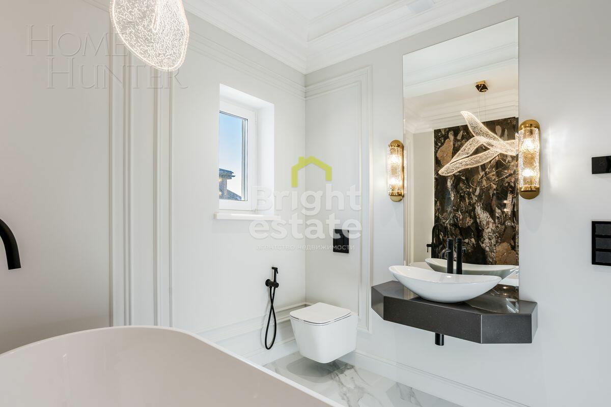 2-этажный коттедж 240 м² с отделкой