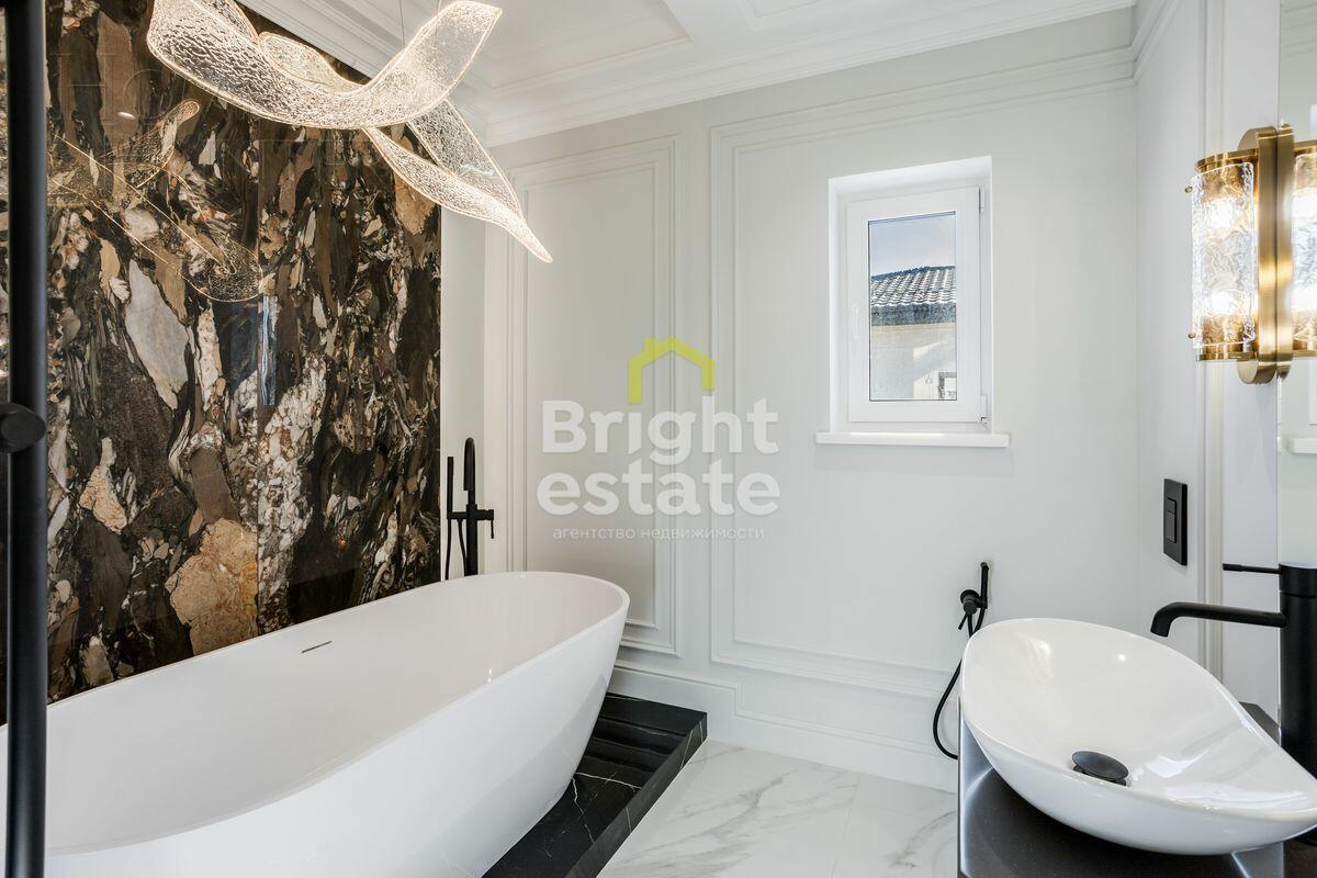 2-этажный коттедж 240 м² с отделкой