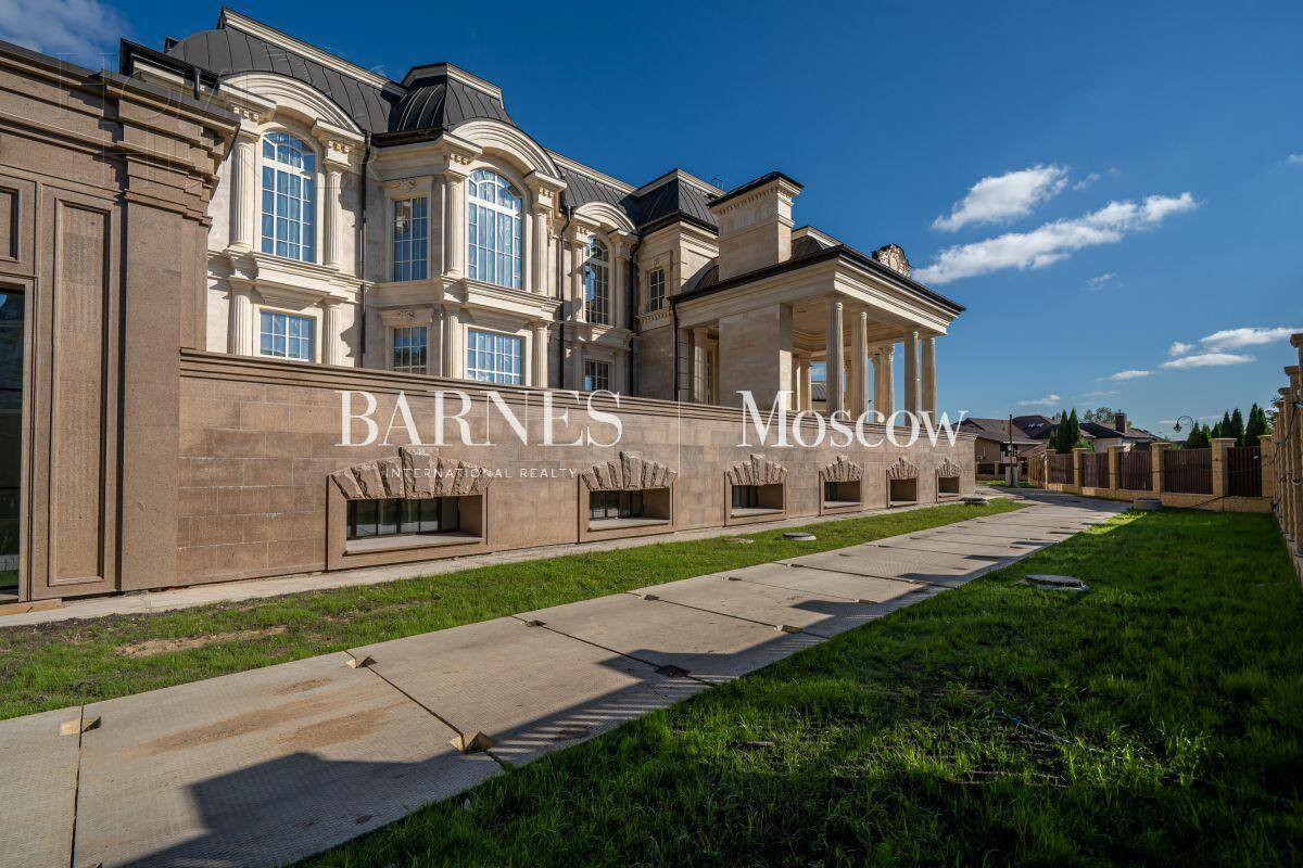 2-этажный коттедж 5 183 м² без отделки