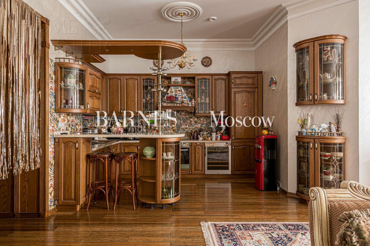 3-КОМН. КВАРТИРА С ОТДЕЛКОЙ 140 М² НА 2 ЭТАЖЕ