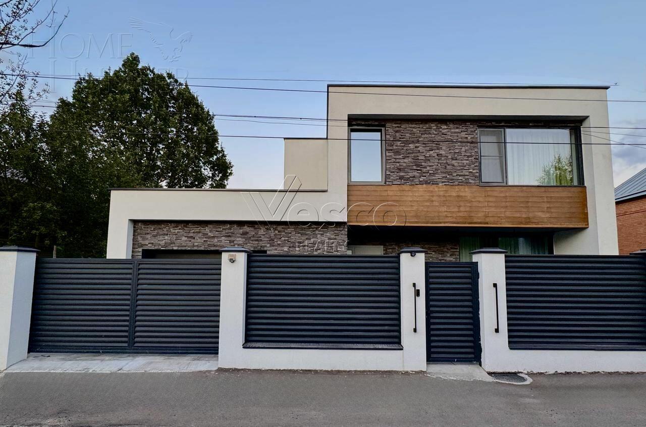 2-этажный коттедж 280 м² с отделкой