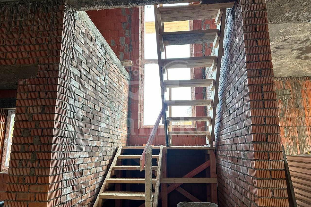 2-этажный коттедж 190 м² без отделки