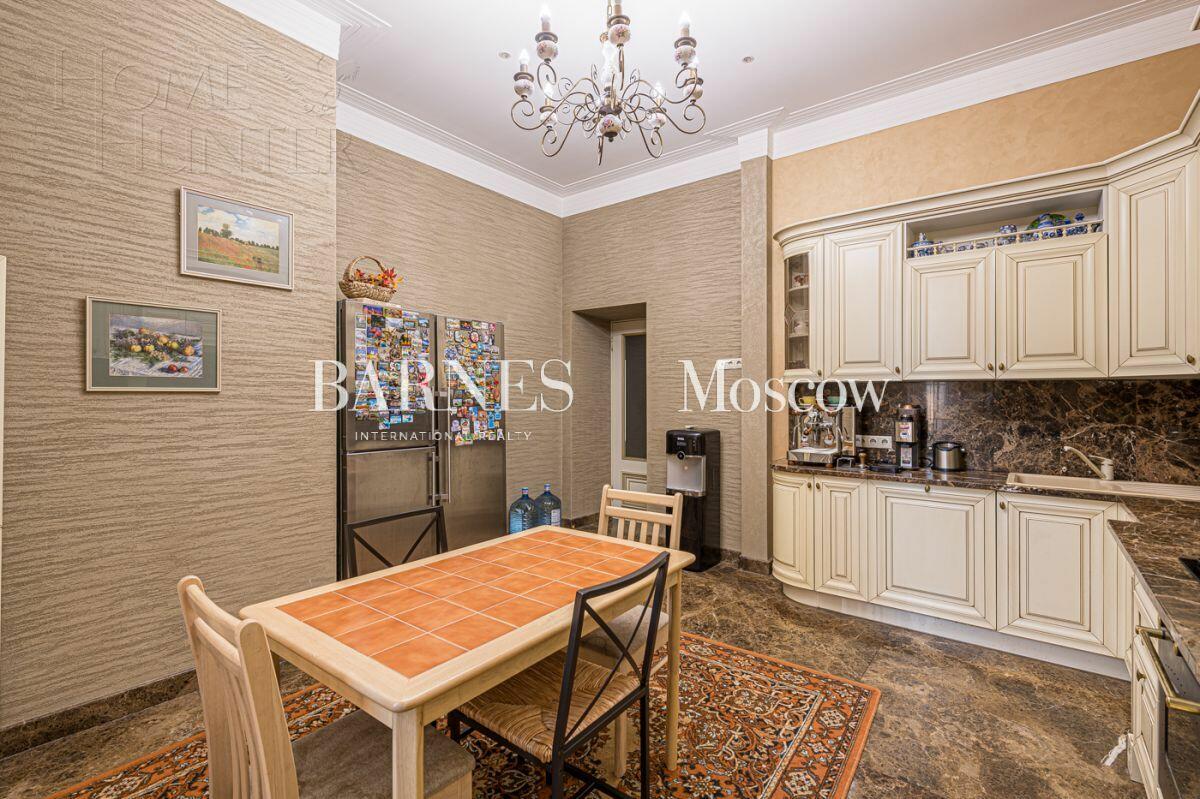 4-КОМН. КВАРТИРА С ОТДЕЛКОЙ 130 М² НА 4 ЭТАЖЕ