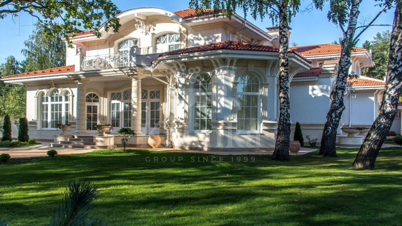 2-этажный коттедж 565.7 м² с отделкой