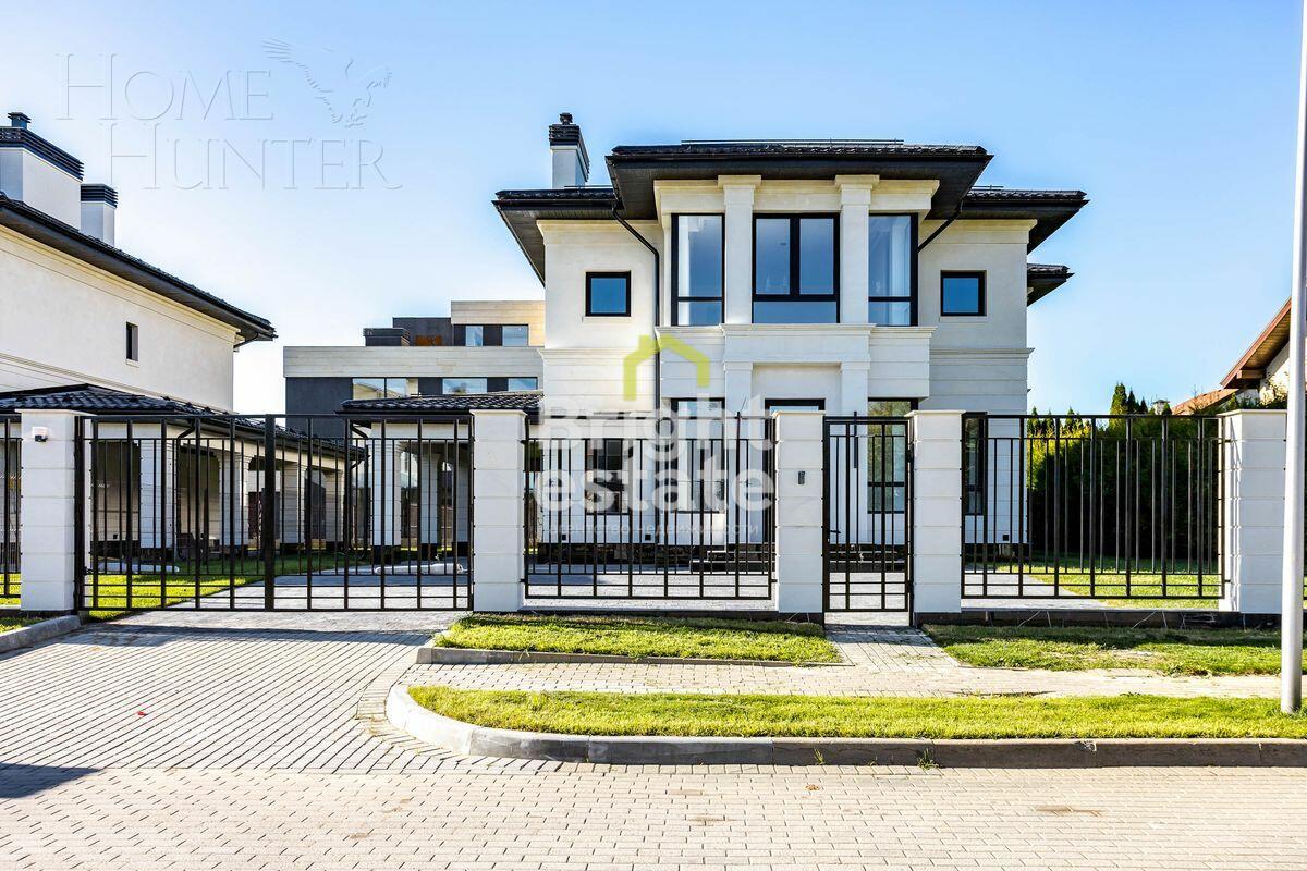 2-этажный коттедж 240 м² с отделкой