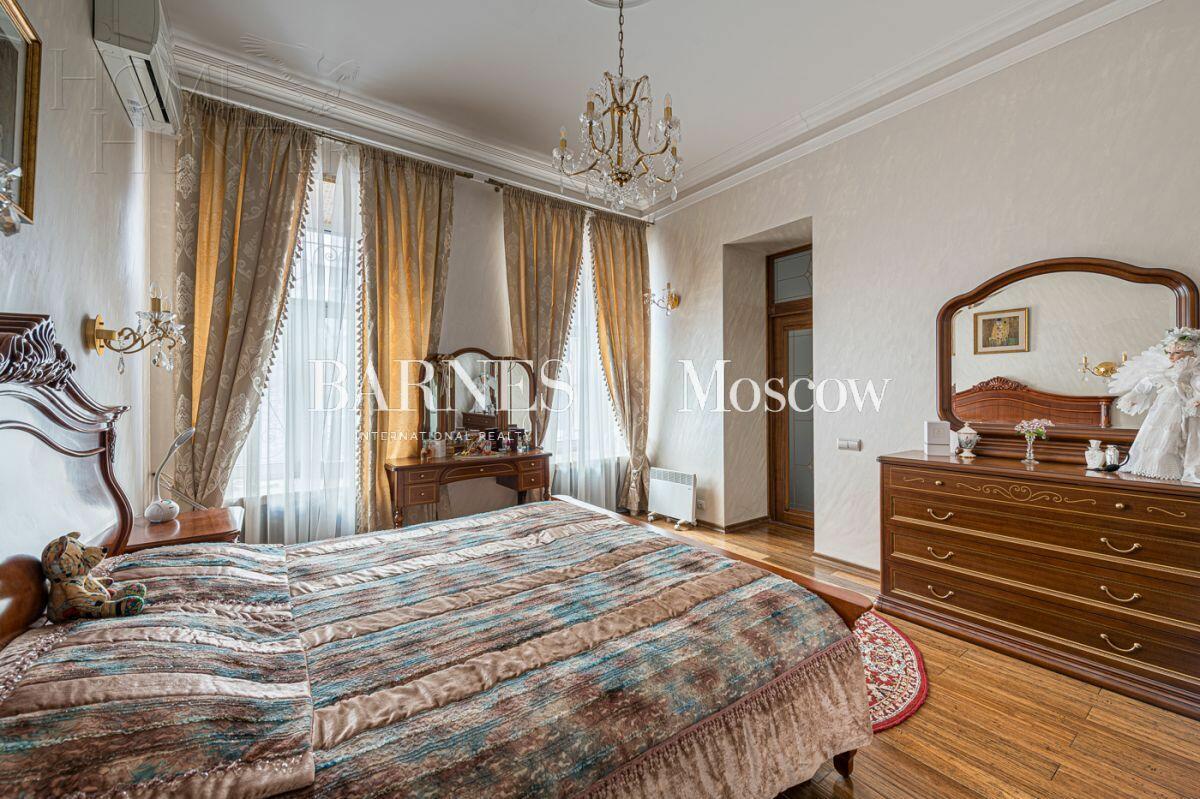 3-КОМН. КВАРТИРА С ОТДЕЛКОЙ 140 М² НА 2 ЭТАЖЕ
