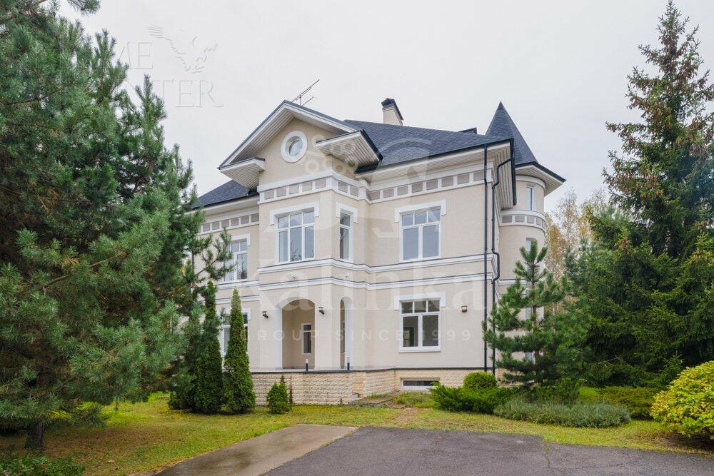 2-этажный коттедж 800 м² с отделкой