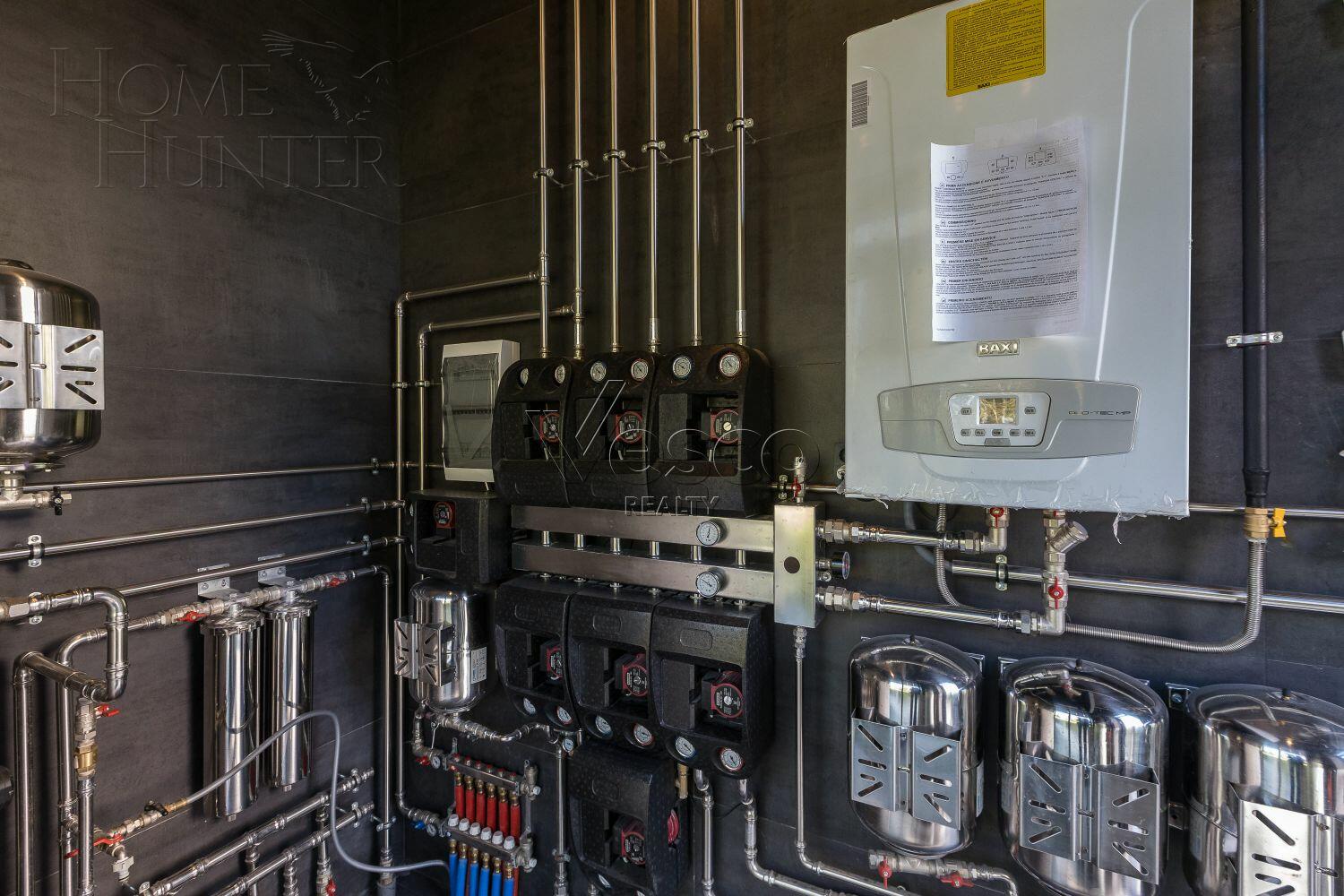 2-этажный коттедж 1 200 м² без отделки