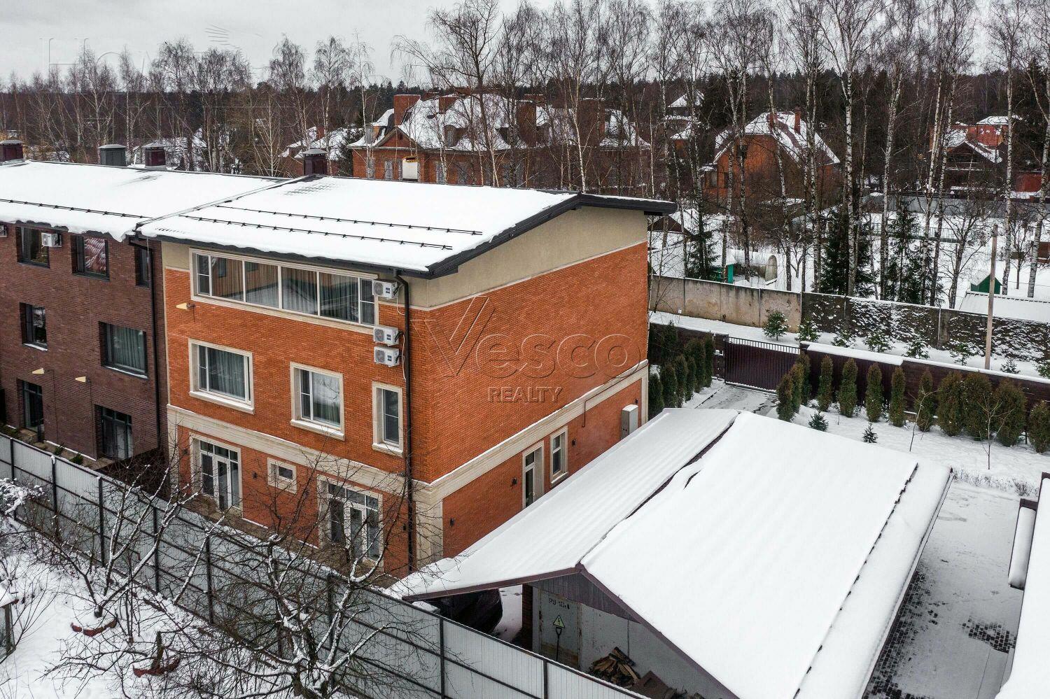 2-этажный таунхаус 600 м² с отделкой