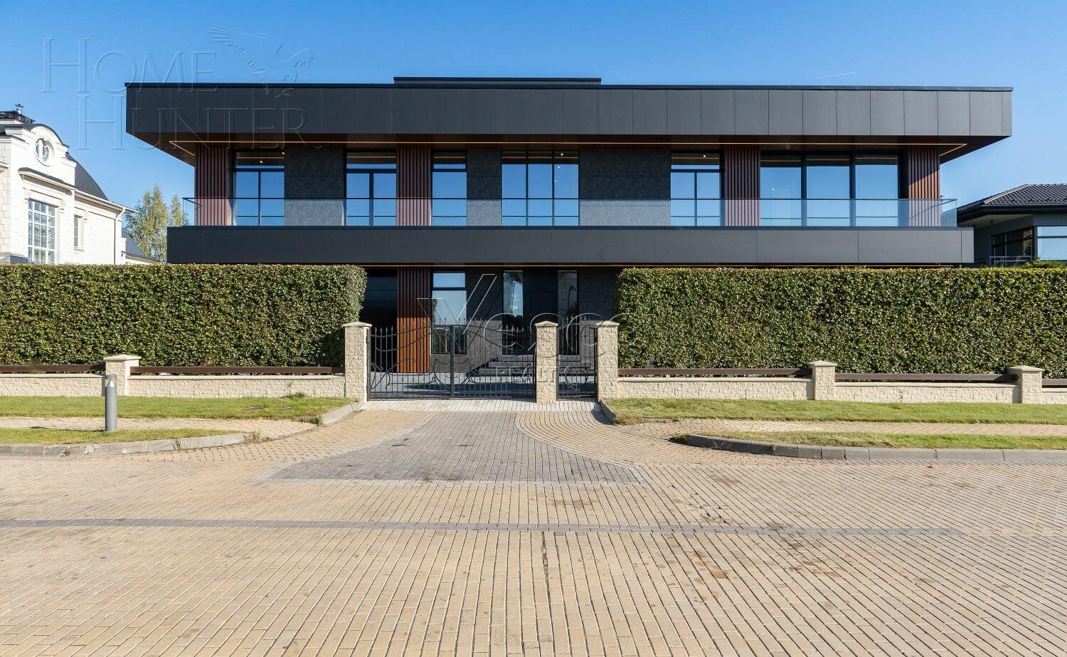 2-этажный коттедж 1 200 м² без отделки