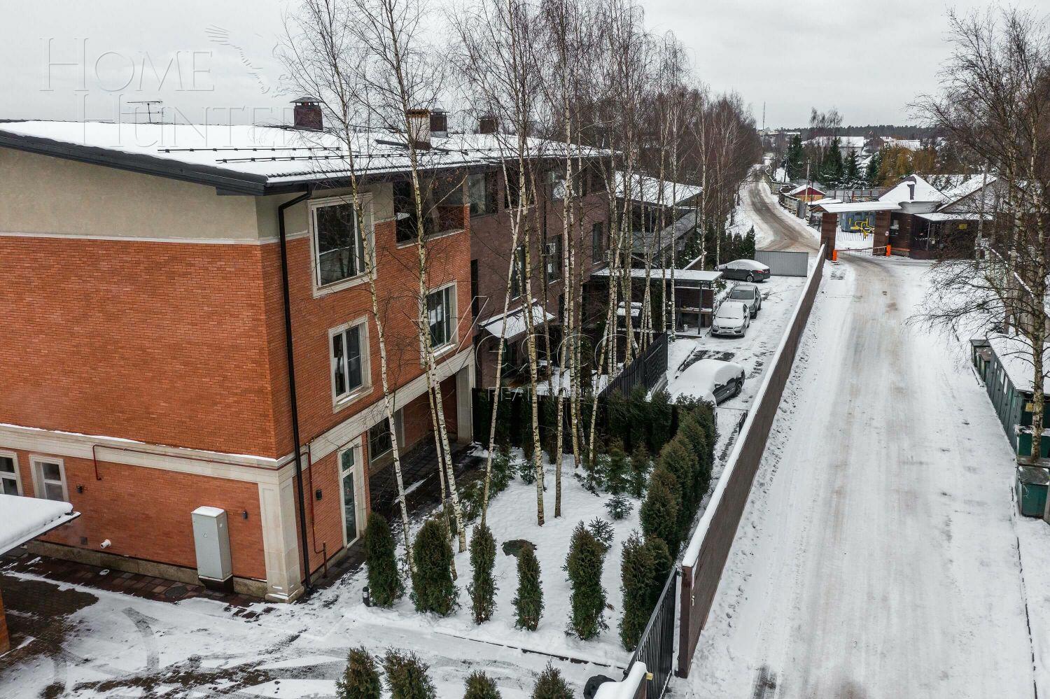 2-этажный таунхаус 600 м² с отделкой