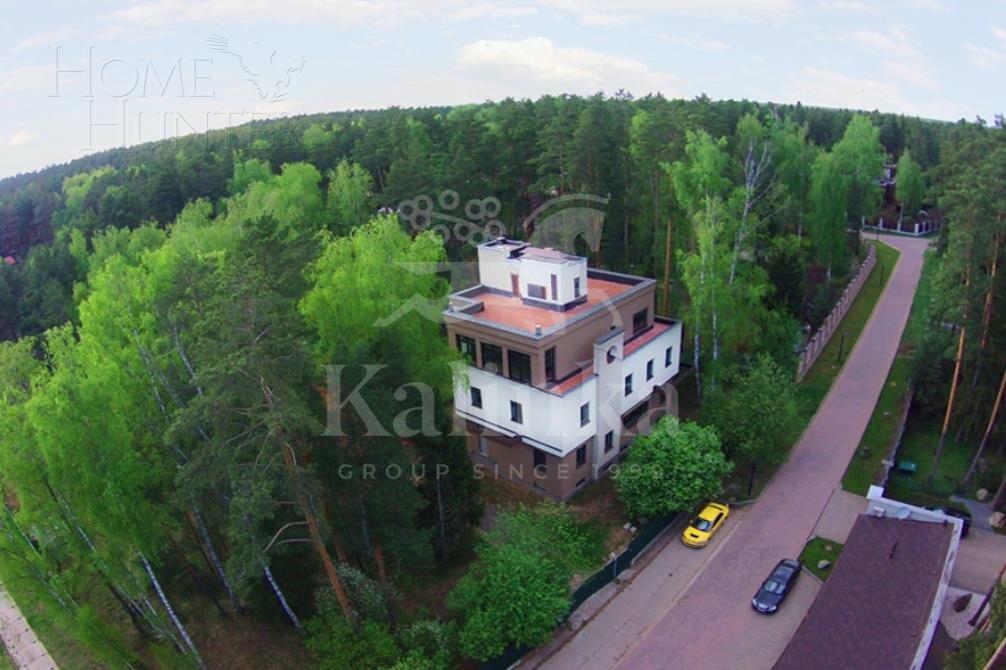 2-этажный коттедж 740 м² без отделки