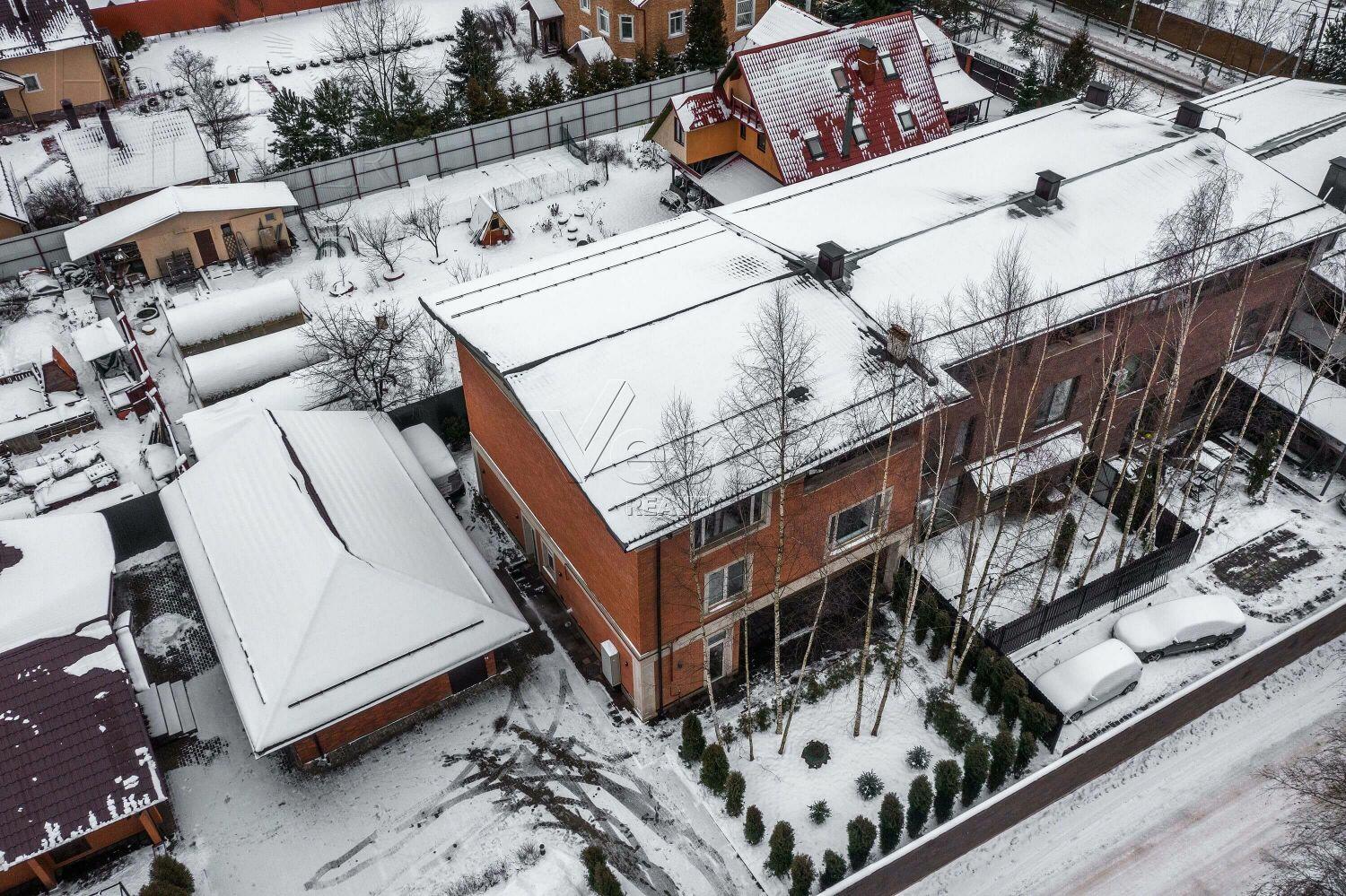 2-этажный таунхаус 600 м² с отделкой
