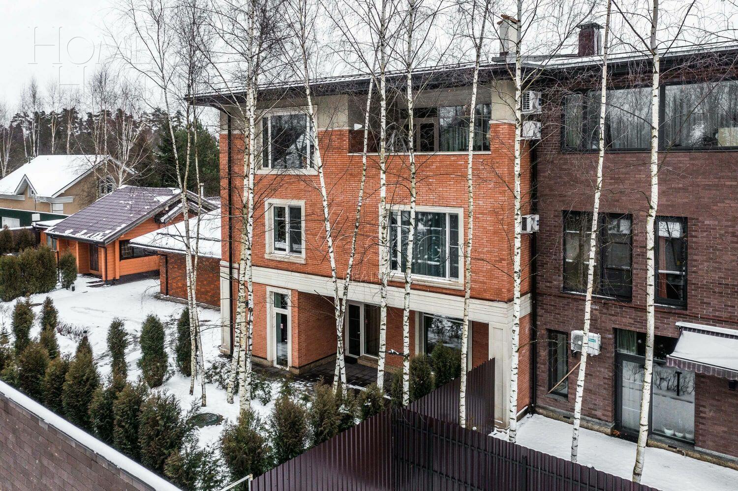 2-этажный таунхаус 600 м² с отделкой