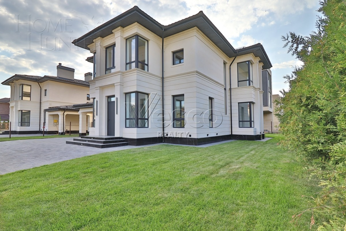 2-этажный коттедж 240 м² с отделкой