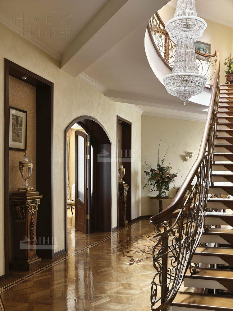 2-этажный коттедж 1 100 м² с отделкой