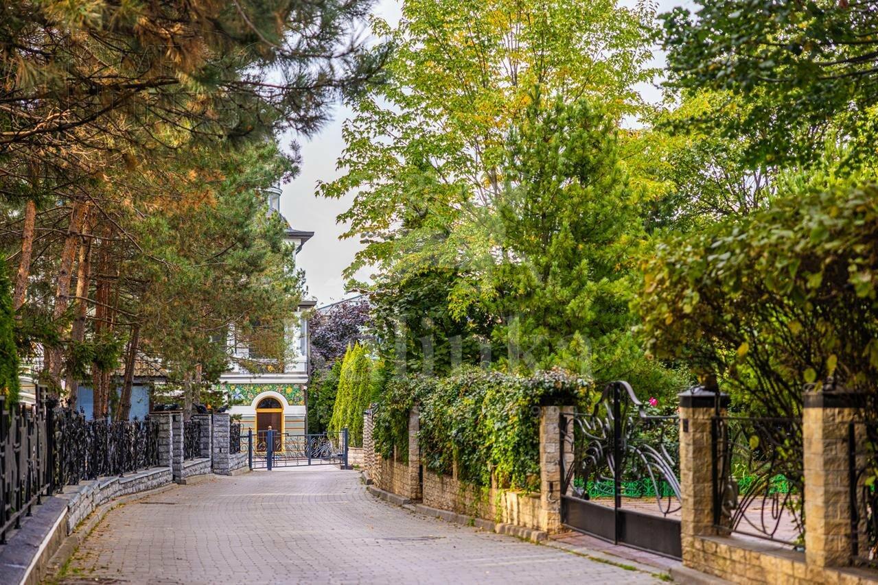 3-этажный коттедж 1 074 м² без отделки