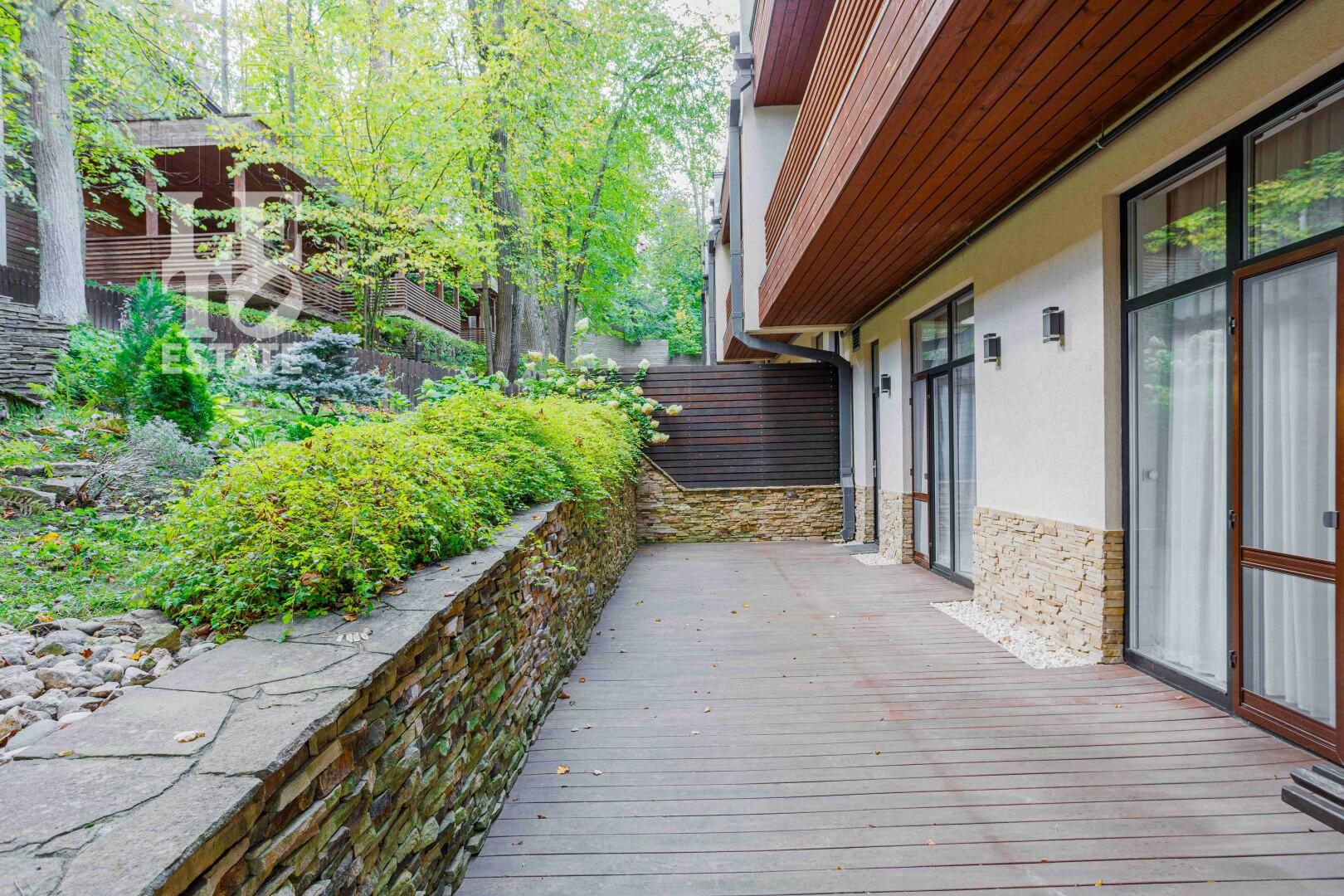 2-этажный таунхаус 430 м² с отделкой