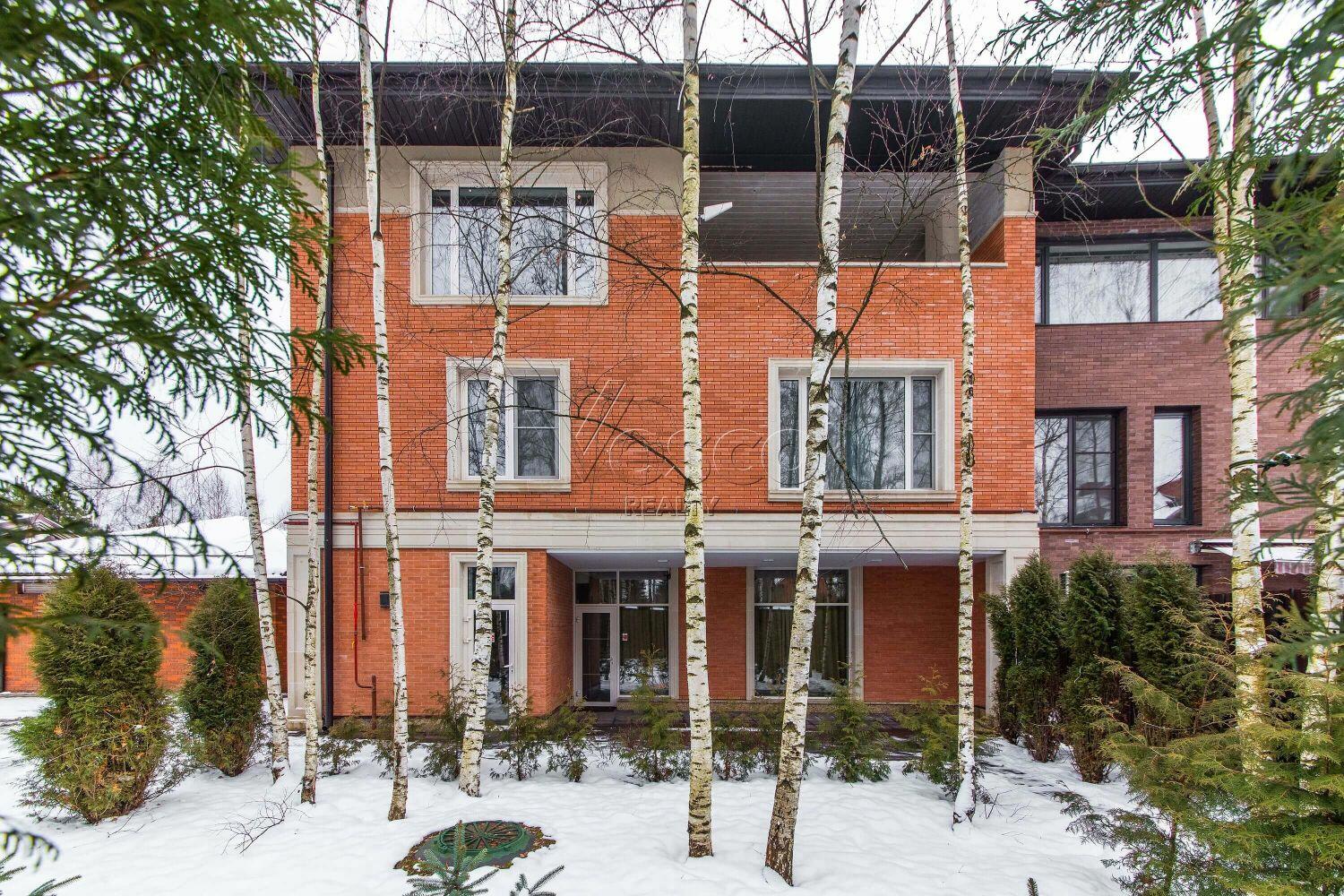 2-этажный таунхаус 600 м² с отделкой