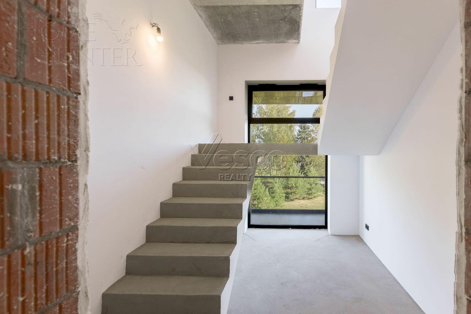 2-этажный коттедж 1 200 м² без отделки