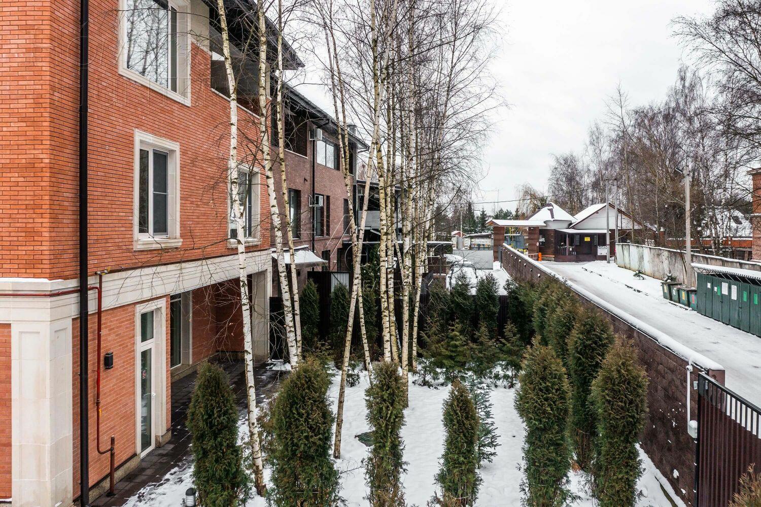 2-этажный таунхаус 600 м² с отделкой