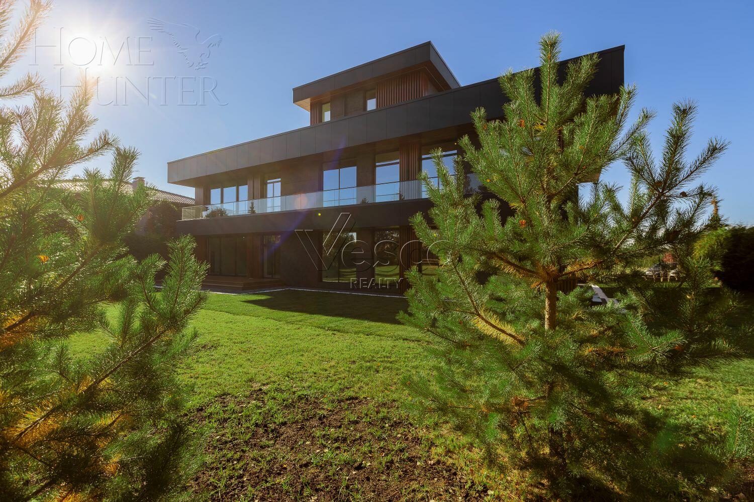 2-этажный коттедж 1 200 м² без отделки