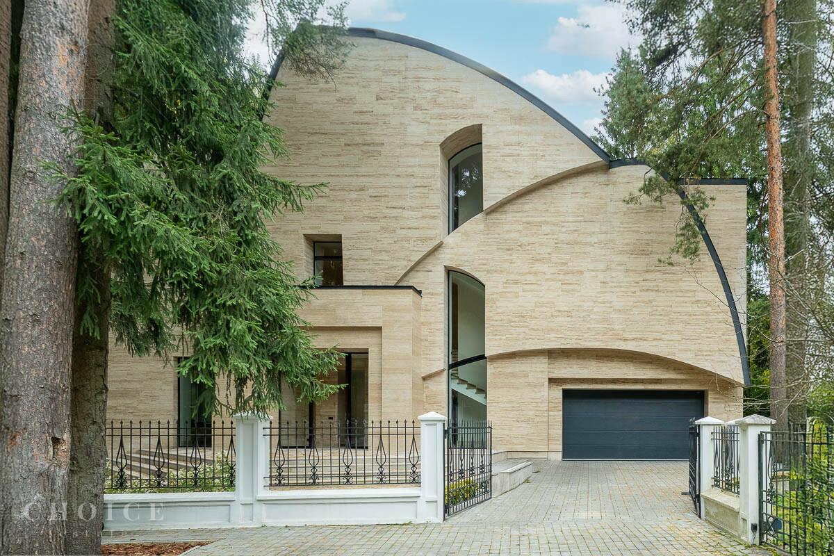 2-этажный коттедж 830 м² без отделки