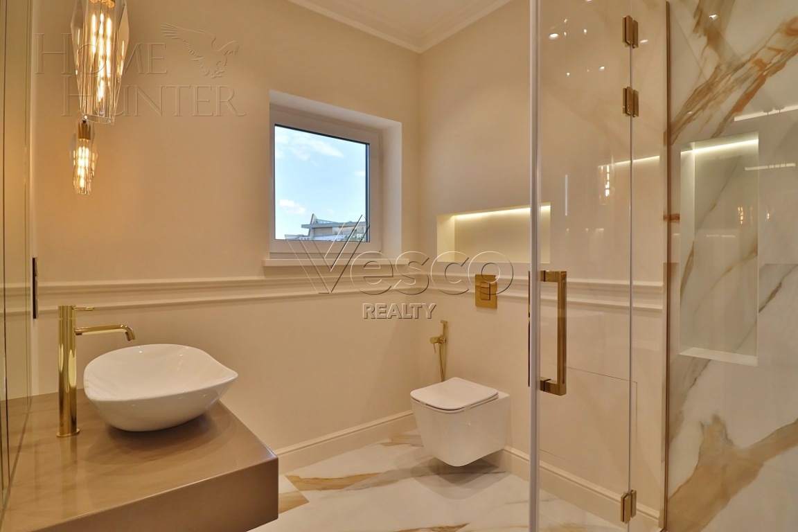 2-этажный коттедж 240 м² с отделкой