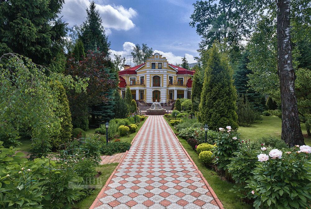 2-этажный коттедж 1 100 м² с отделкой