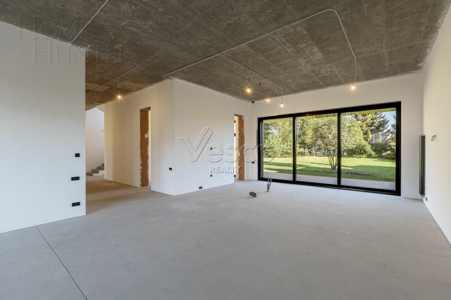 2-этажный коттедж 1 200 м² без отделки