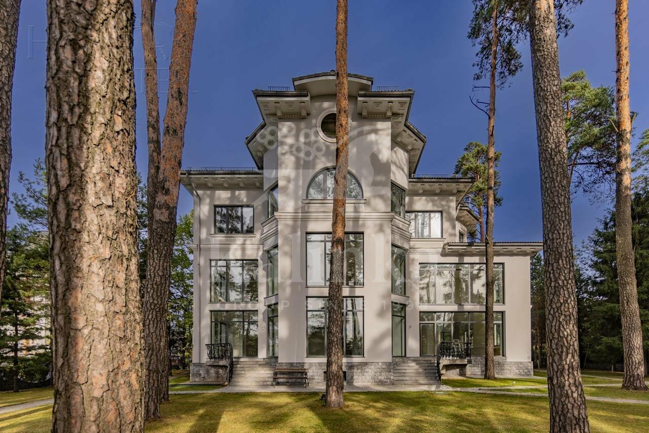 3-этажный коттедж 1 074 м² без отделки