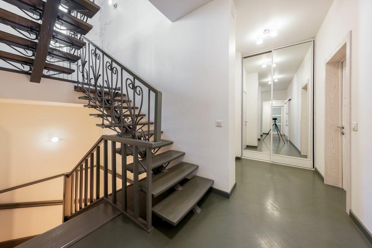 2-этажный коттедж 282.7 м² с отделкой