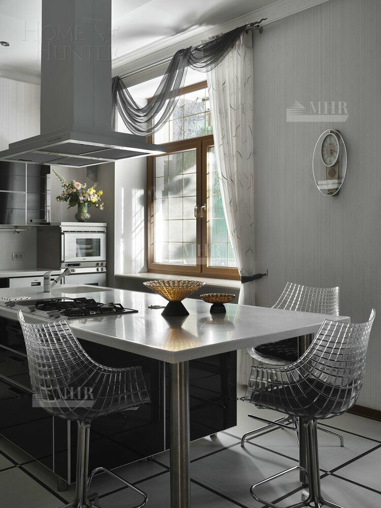 2-этажный коттедж 1 100 м² с отделкой